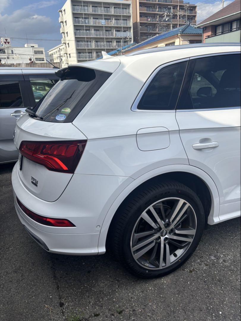 アウディーQ5