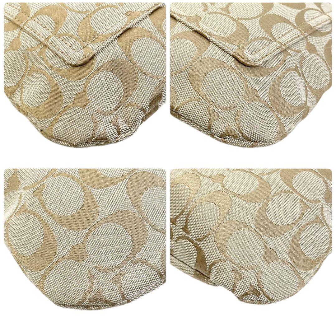 美品 正規品 コーチ ショルダーバッグ シグネチャー サコッシュ ターンロック