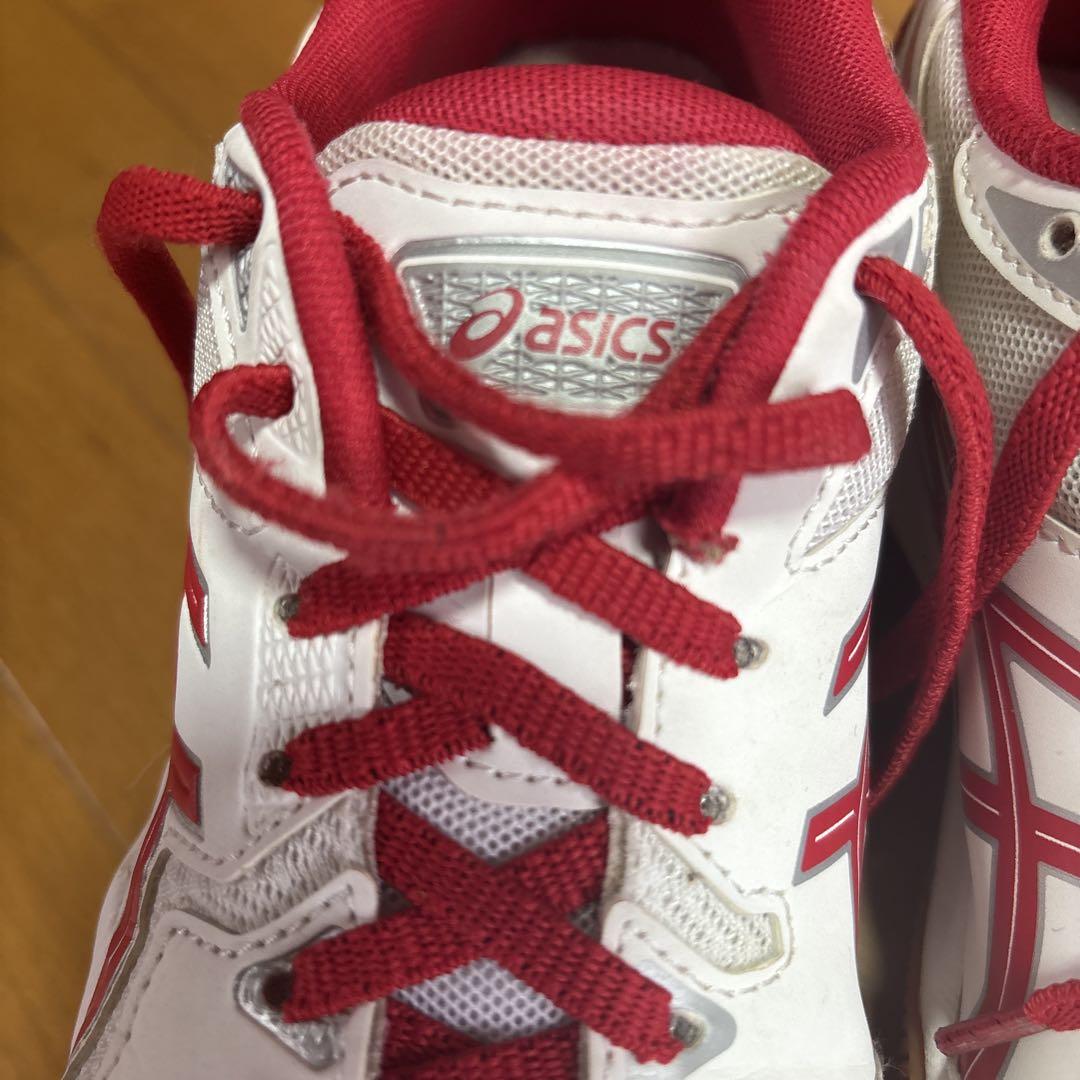 asics バレーボールシューズ ホワイト/レッド23.5 - メルカリ