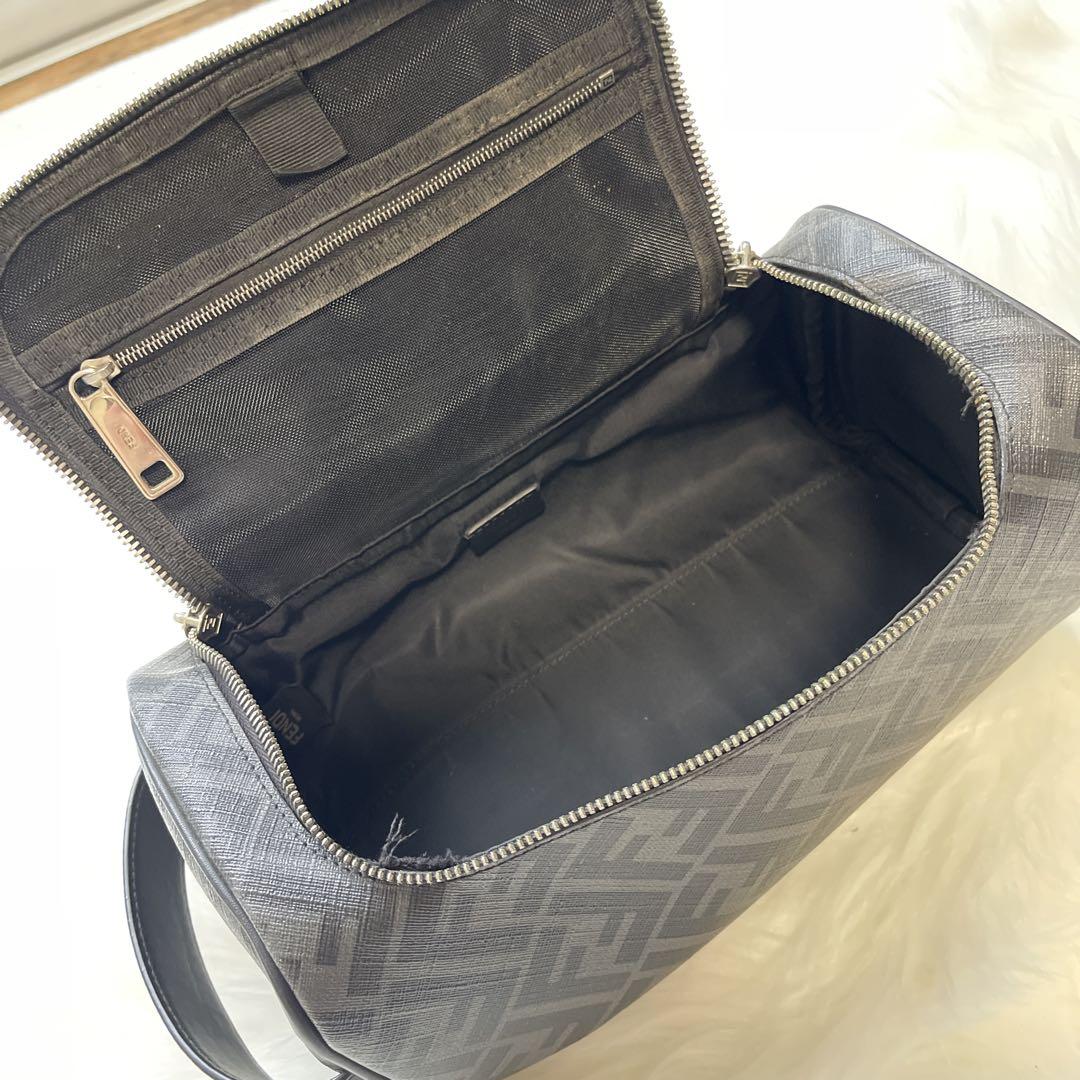 Fendi ロゴバッグ