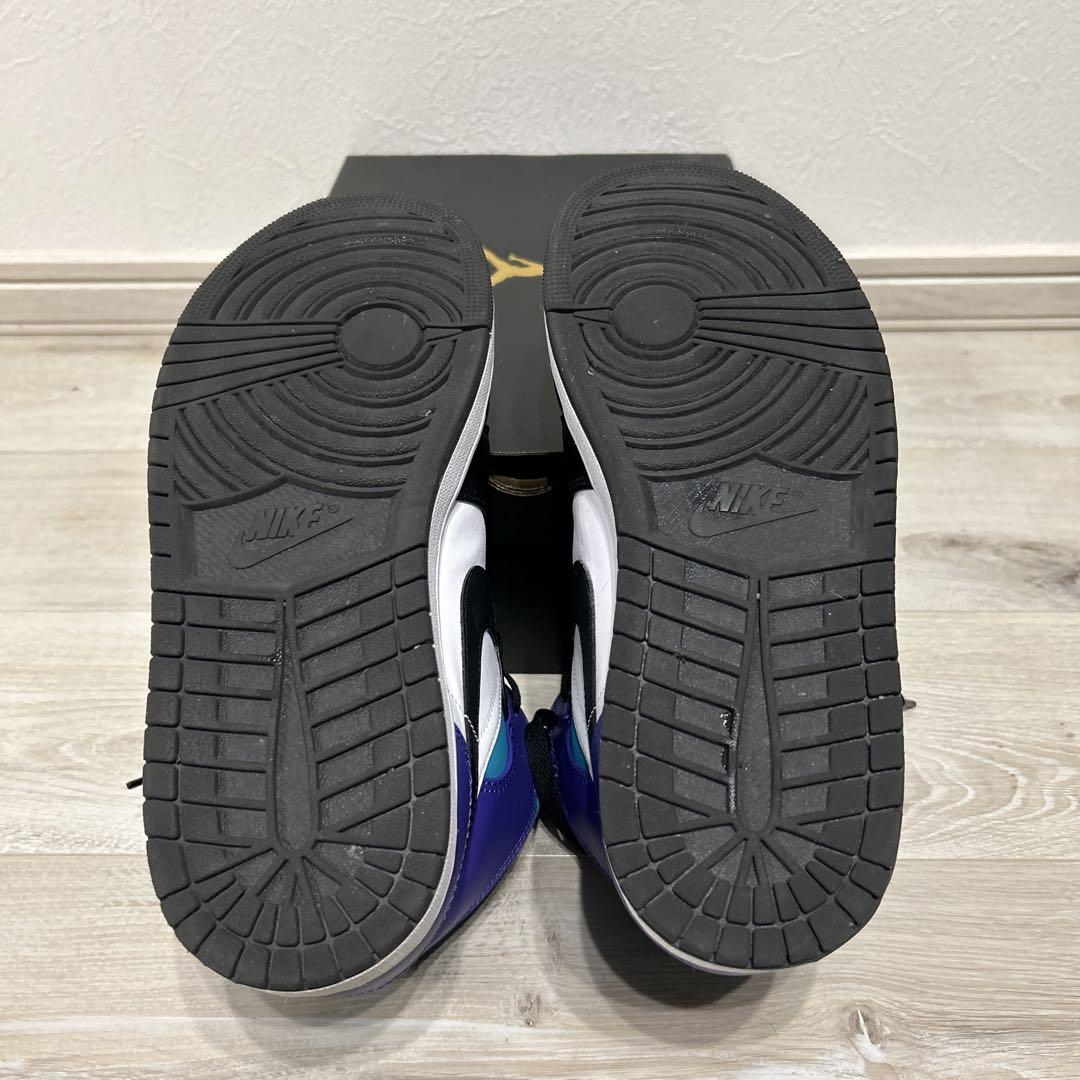 NIKE