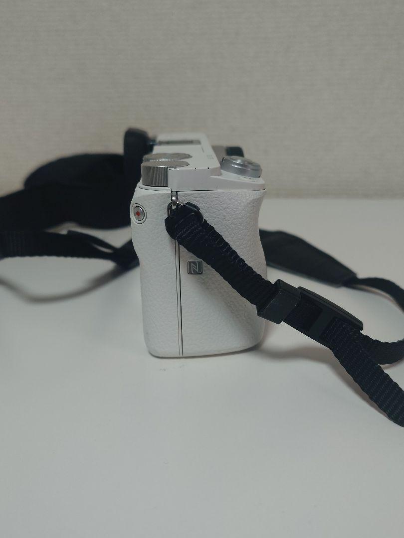 SONY α6000 ホワイト ミラーレスカメラ