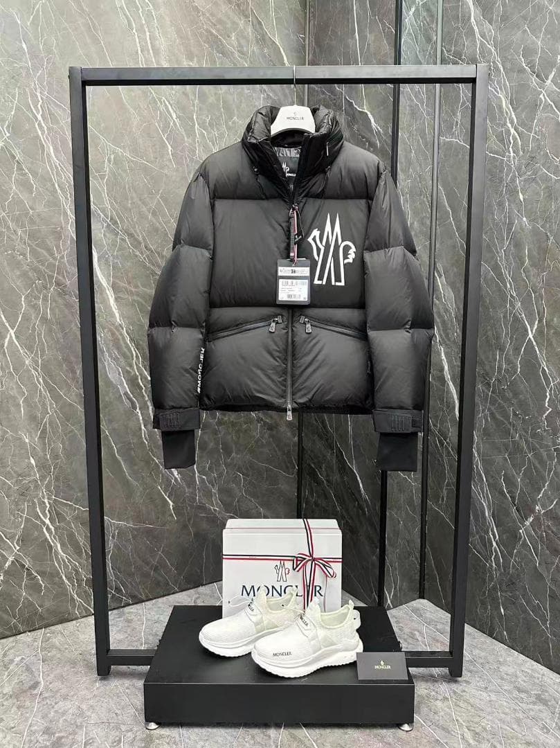 大人氣 Moncler モンクレールのダウンジャケットですLr 大人氣 Moncler モンクレールのダウンジャケットですLr
