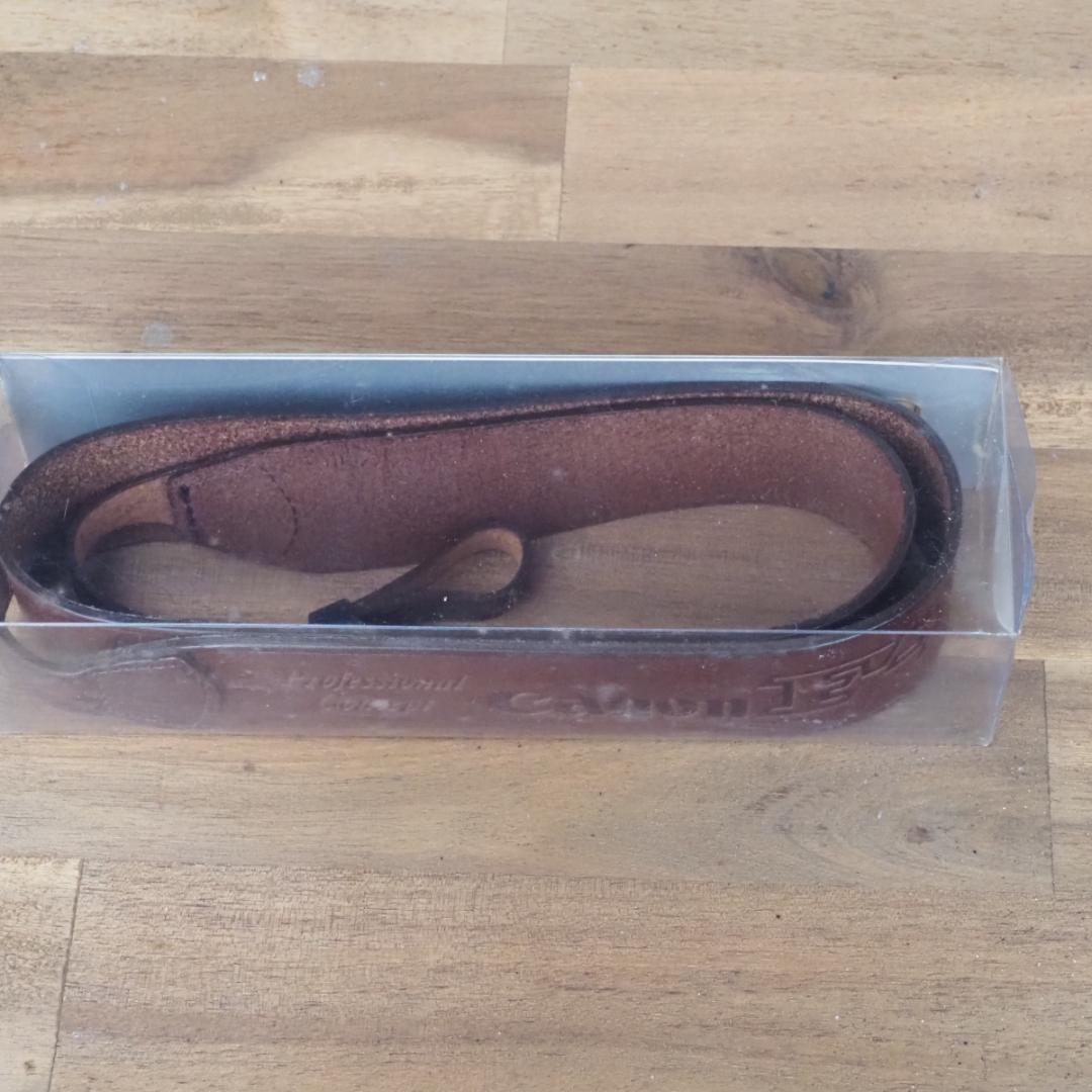 未使用未開封 Canon キヤノン F-1 本革製ストラップ(限定品) 未使用未開封 Canon キヤノン F-1 本革製ストラップ(限定品)