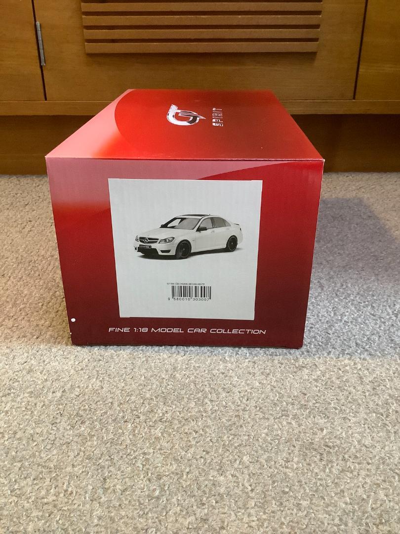 ミニカー 1/18 GTSPIRIT MercedesBenz C63  (W204)