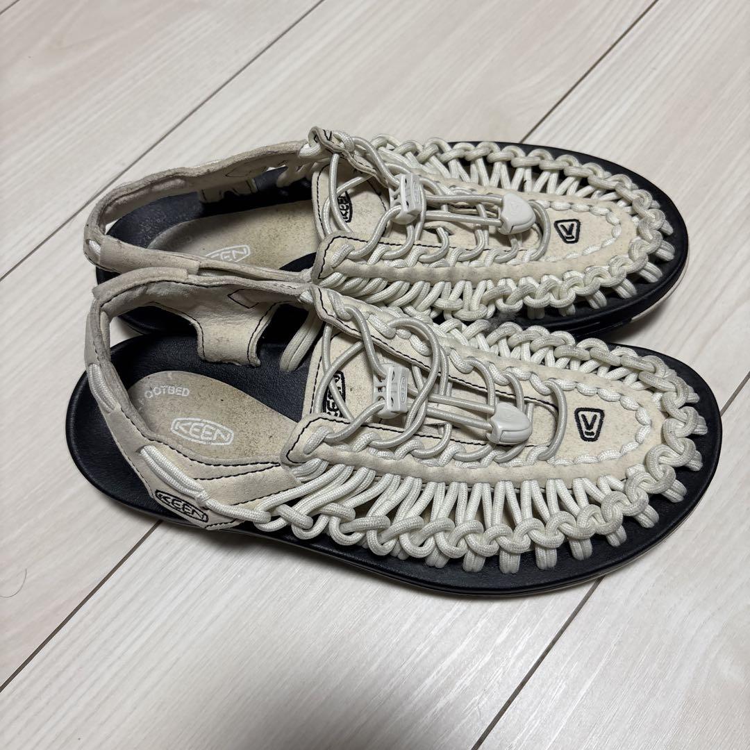 KEEN 編み込みスポーツサンダル ホワイト - メルカリ