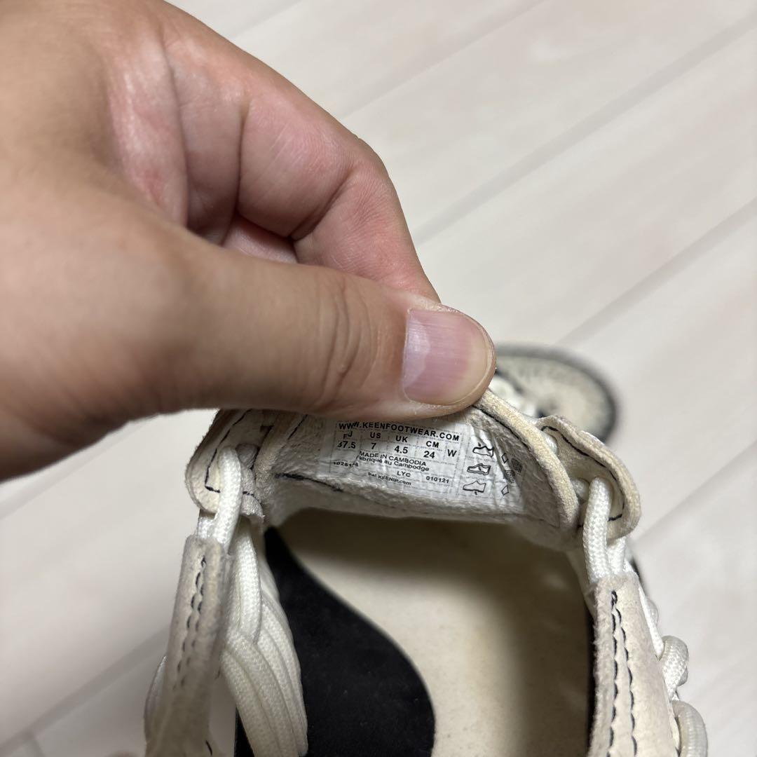 KEEN ホワイト スポーツサンダル 編み込みデザイン - メルカリ