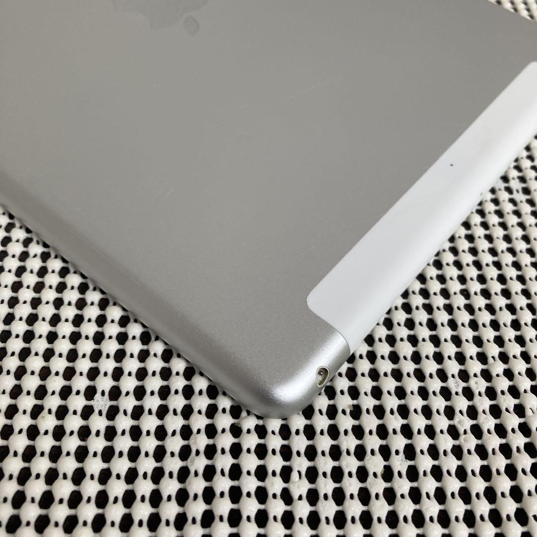 59【早い者勝ち】電池最良好☆iPad6 第6世代 32GB SIMフリー