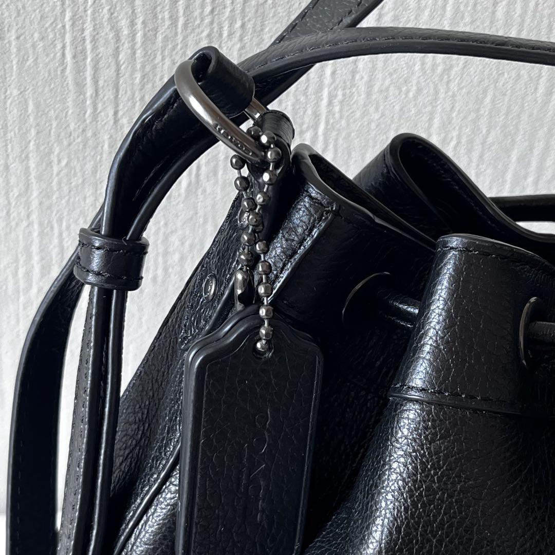 【美品】COACH巾着ショルダーバッグ　シボ革レザーブラック　F35363