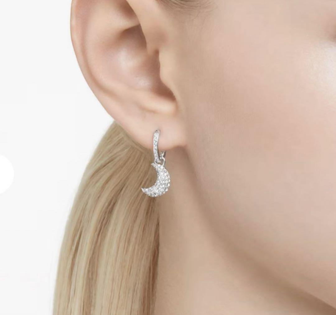 スワロフスキー　月　ピアス