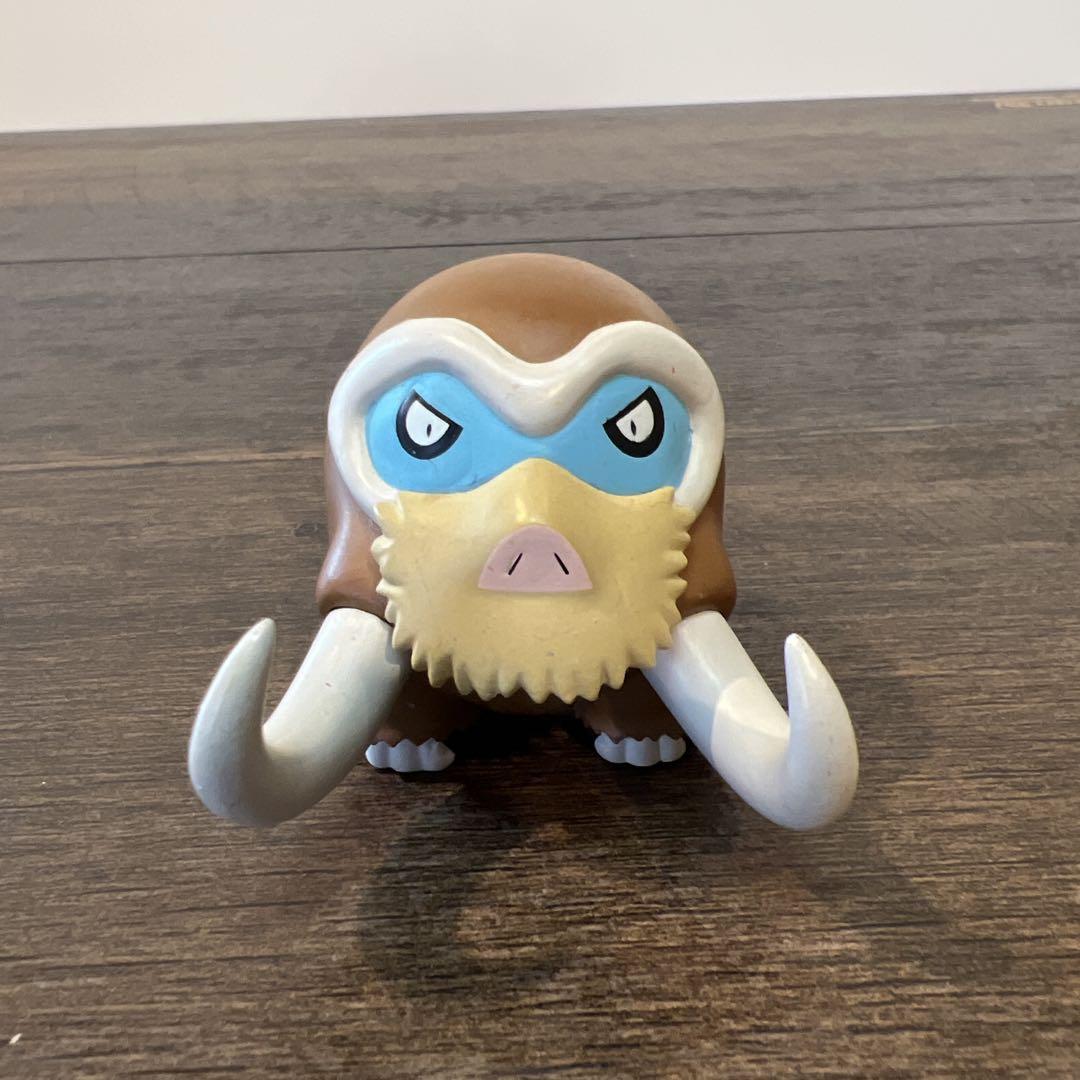 ポケモン　立体図鑑　ガチャガチャ　フィギュア