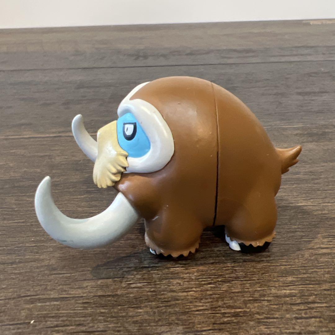 ポケモン　立体図鑑　ガチャガチャ　フィギュア