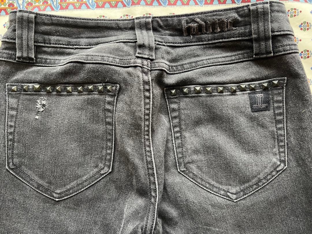 【ハーレーダビットソン】スタッズ付きダメージデニムパンツ サイズ0 【ハーレーダビットソン】スタッズ付きダメージデニムパンツ サイズ0