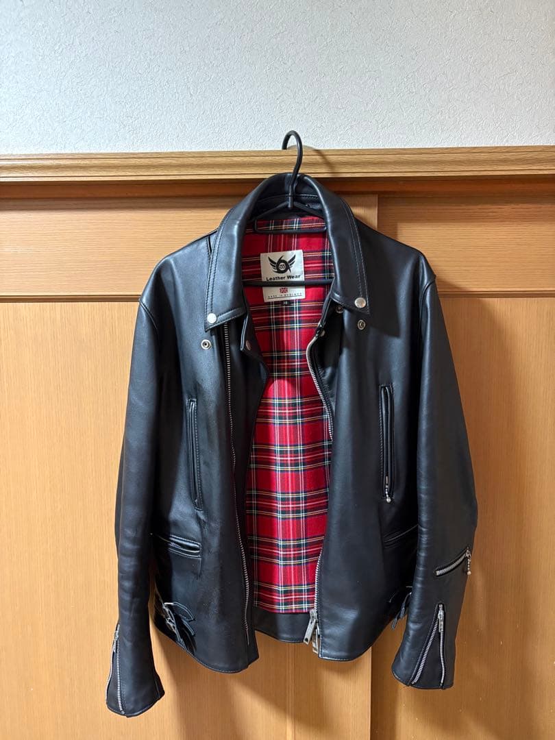 ライダースジャケット 黒 チェック柄裏地