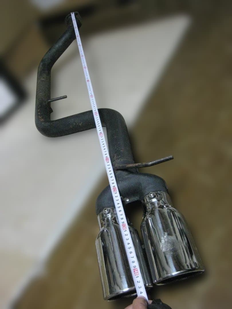 車種不明 デュアル出し 直管 ストレートマフラー 素材加工流用ワンオフ制作用材料 車種不明 デュアル出し 直管 ストレートマフラー 素材加工流用ワンオフ制作用材料