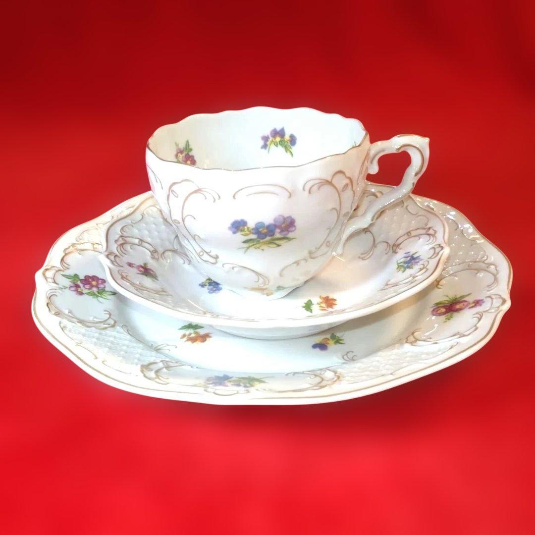 リンドナー ベルサイユ のカップ ソーサー プレートのトリオセットです