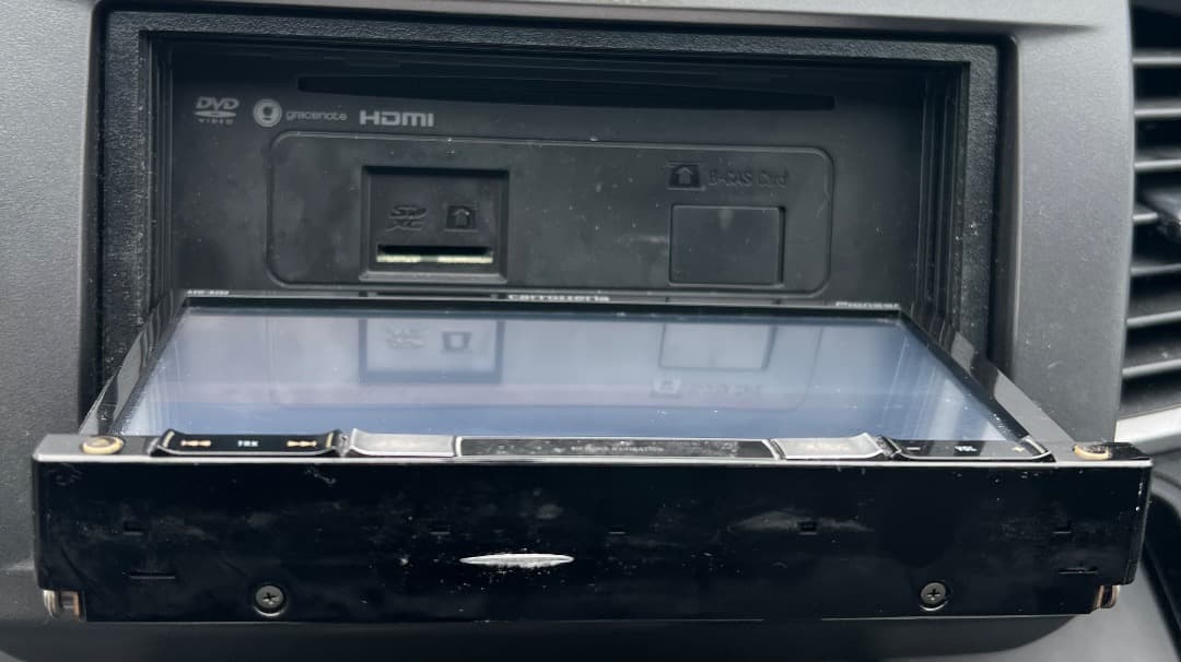 パイオニア AVIC-RZ09 フルセグナビゲーション。2014年地図データ