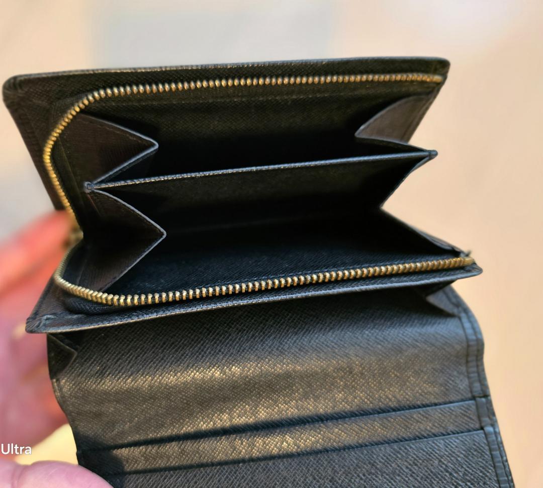 ルイヴィトン 4つ折り財布