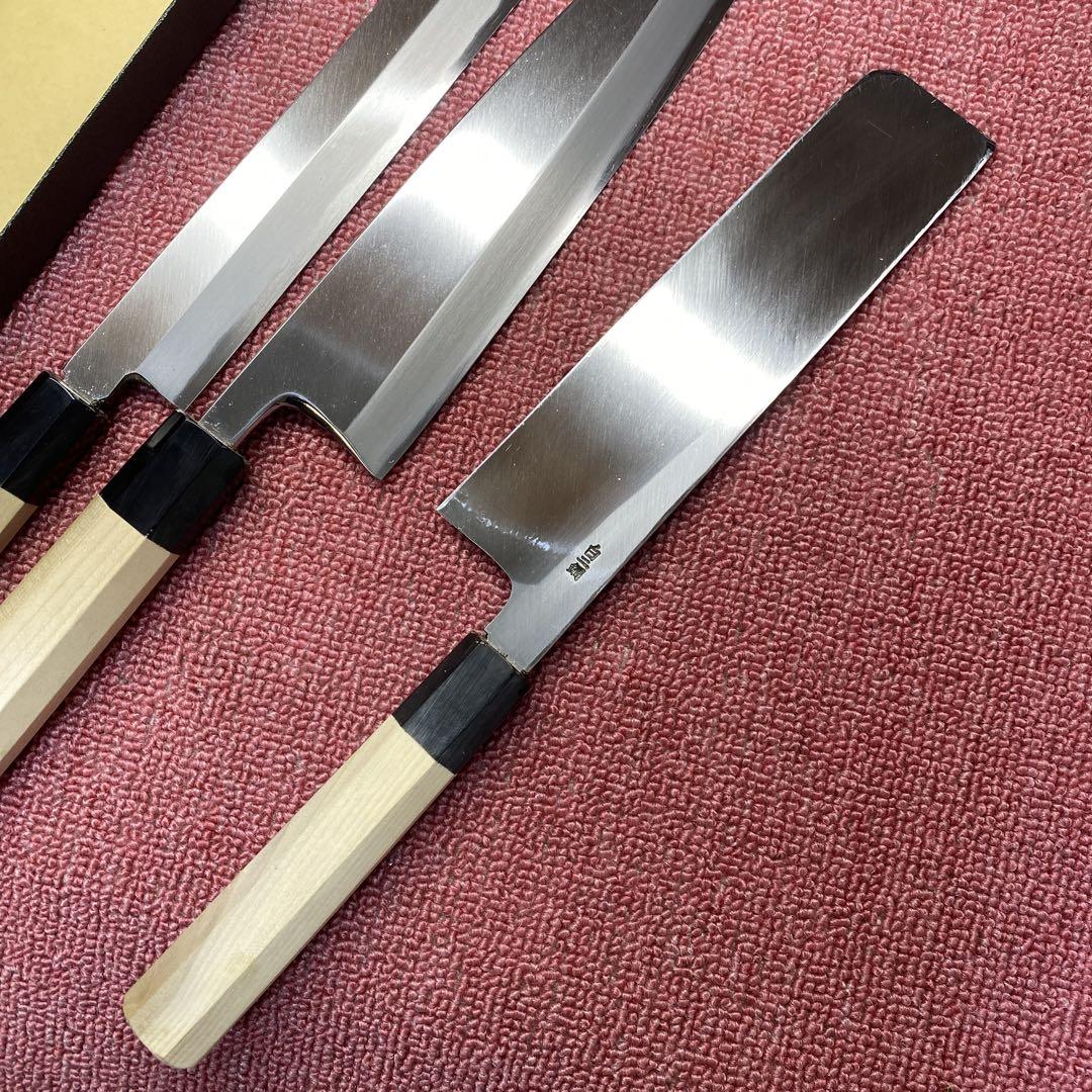 白ニ鋼　柳刃包丁300㎜、薄刃包丁210㎜、身卸出刃包丁240㎜ の三本セット