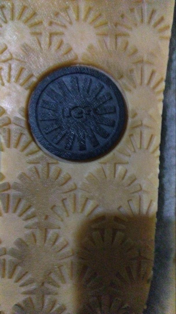 UGGファーサンダル