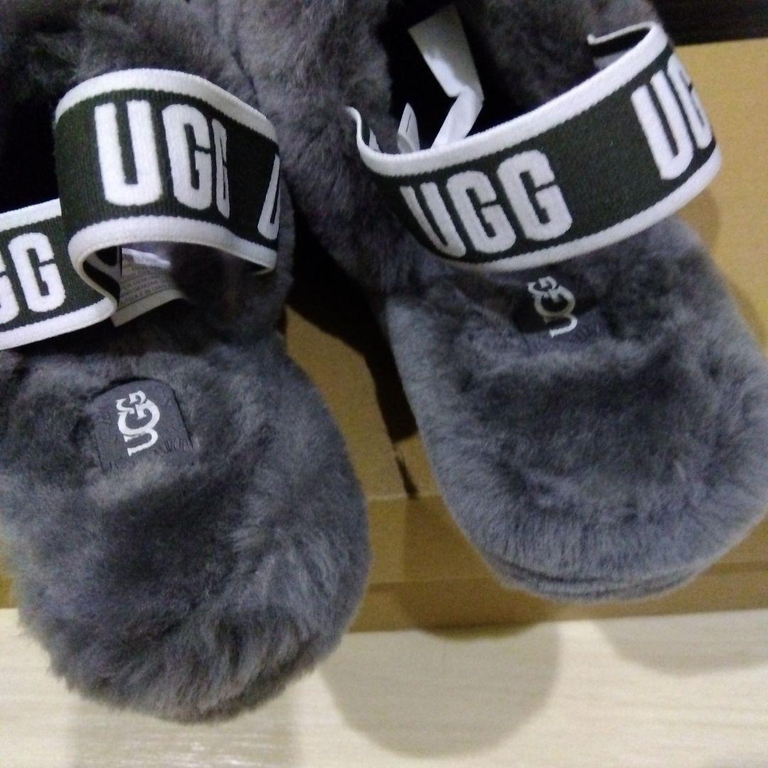 UGGファーサンダル