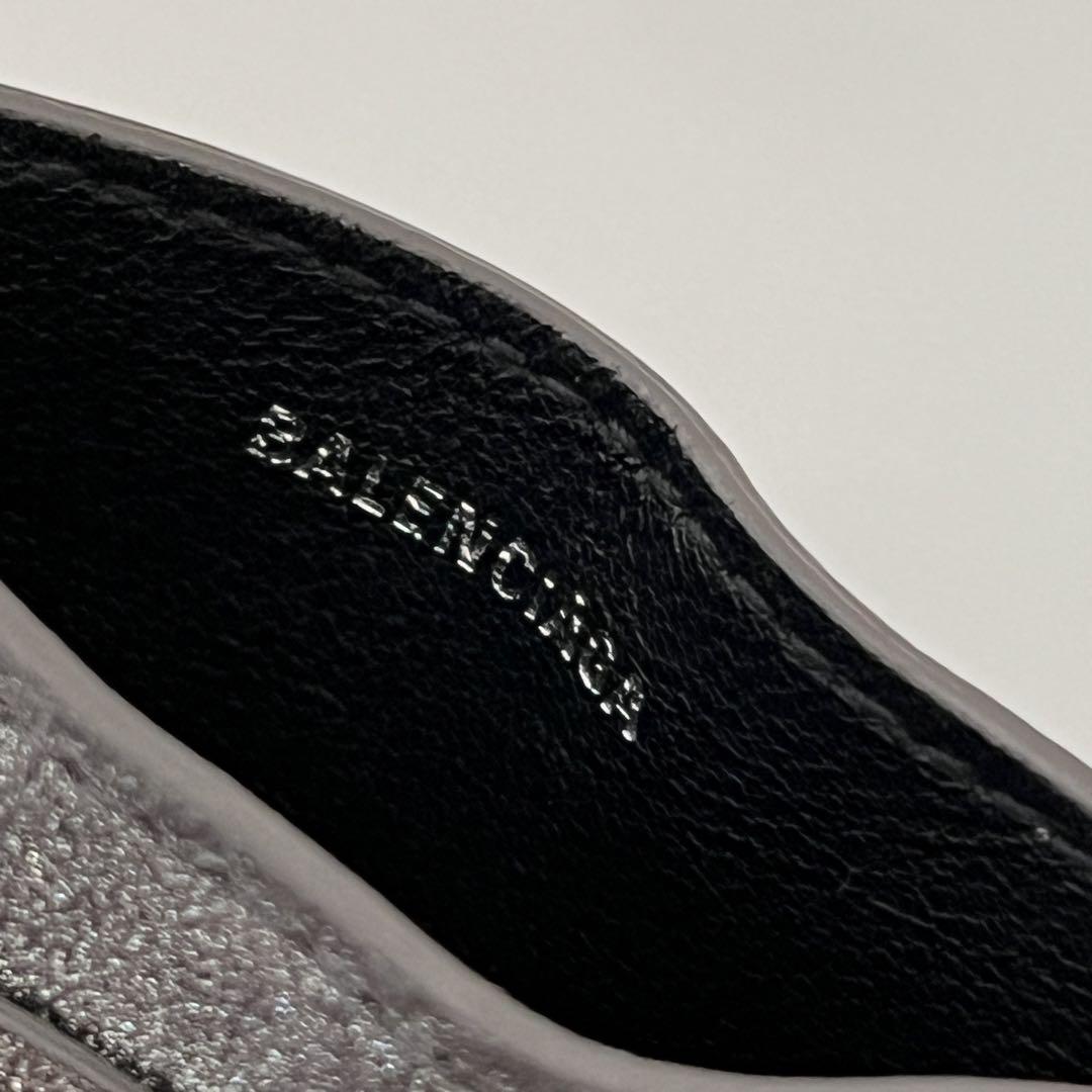 BALENCIAGA シルバー ラメ グリッター カードケース 財布 - メルカリ BALENCIAGA シルバー ラメ グリッター カードケース 財布 - メルカリ