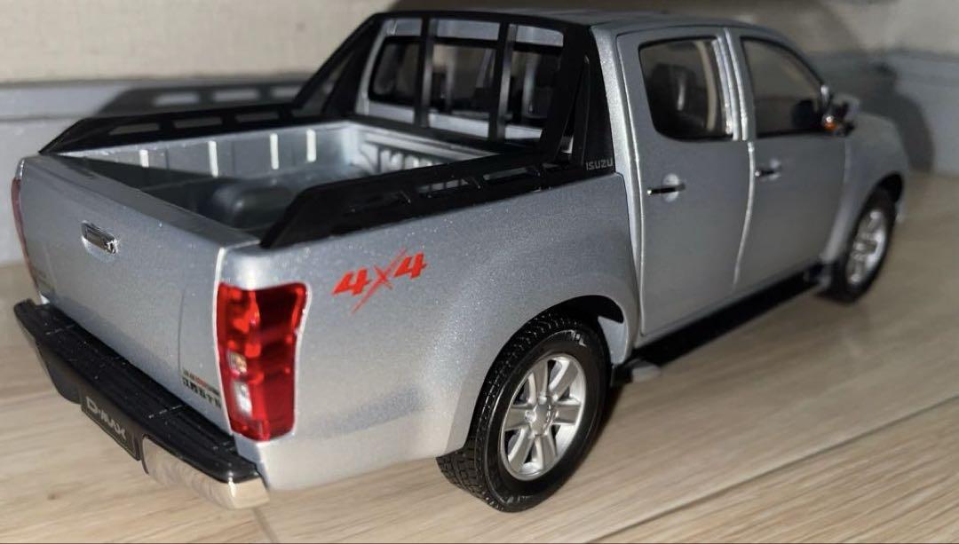 1/18 いすゞ D-Max