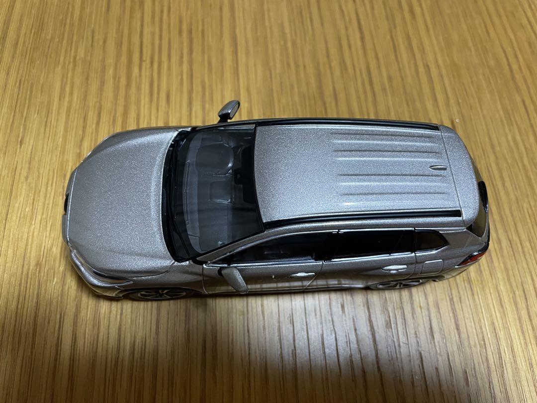 トヨタ　TOYOTA カローラクロス　色見本ミニカー