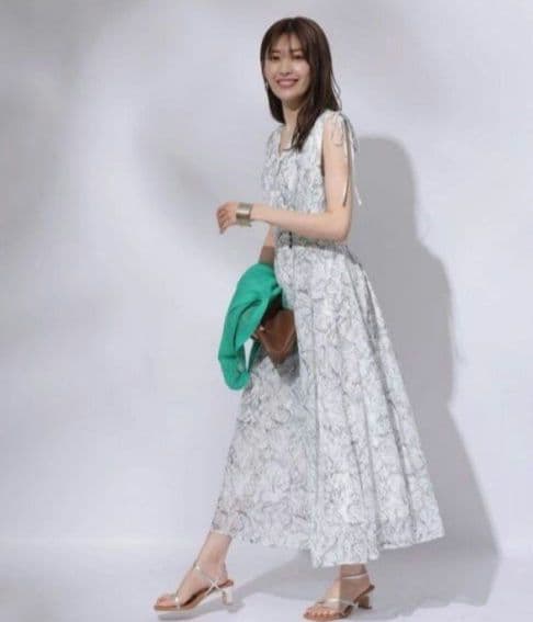 アプワイザーリッシェ ラインフラワープリントワンピース サイズ2