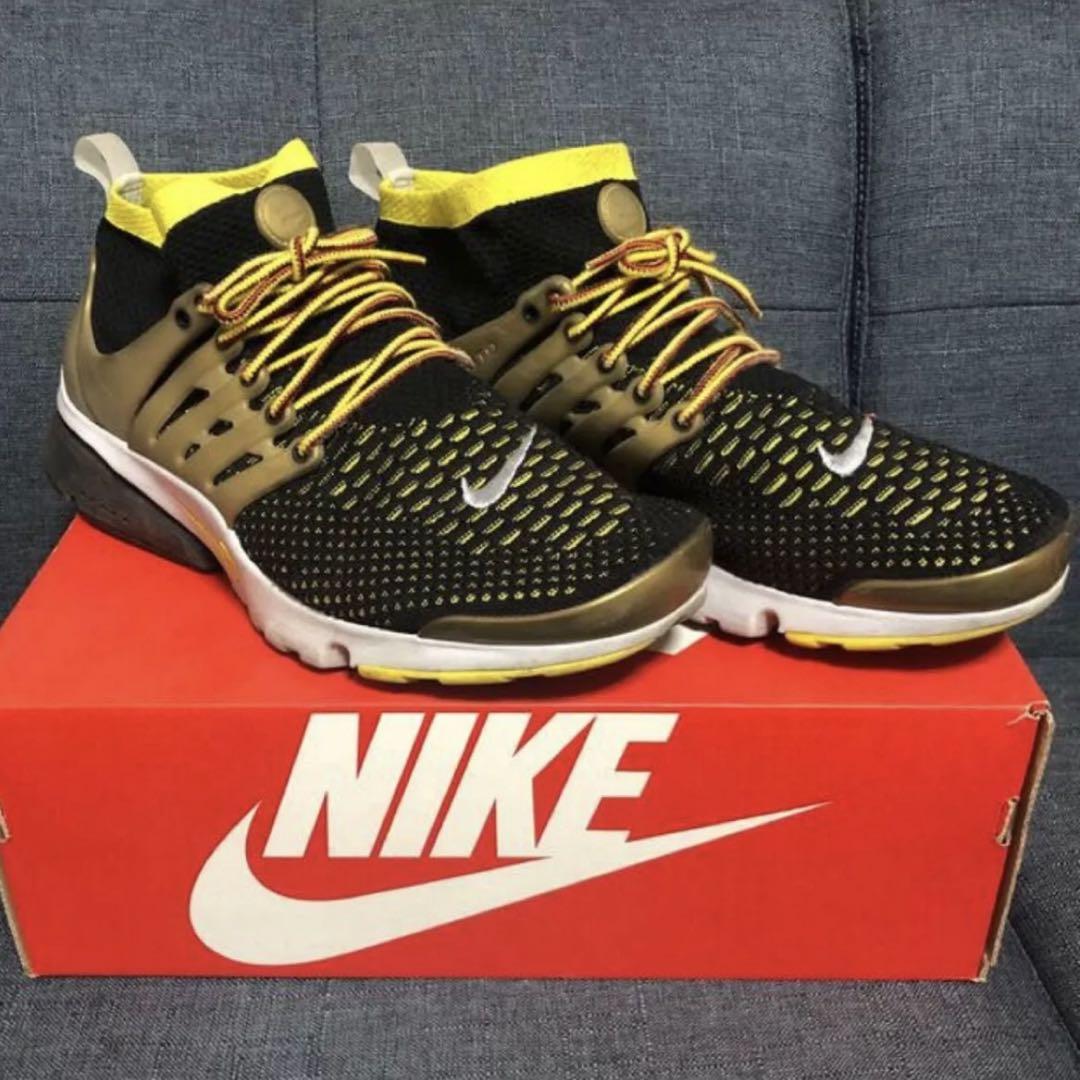 NIKE スニーカー　黒　黄色　ナイキ