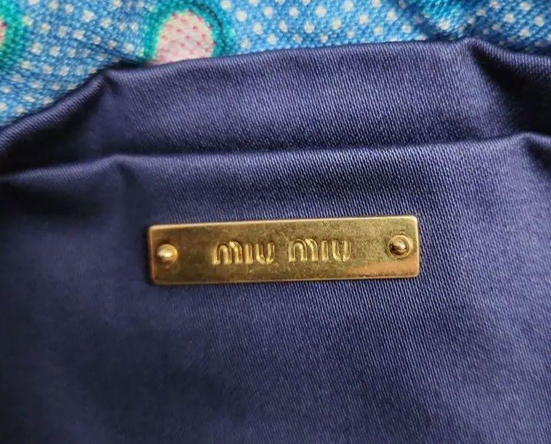 miu miu ハート柄ポーチ