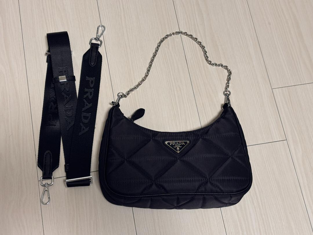 PRADA ブラック ショルダーバッグ キルティング
