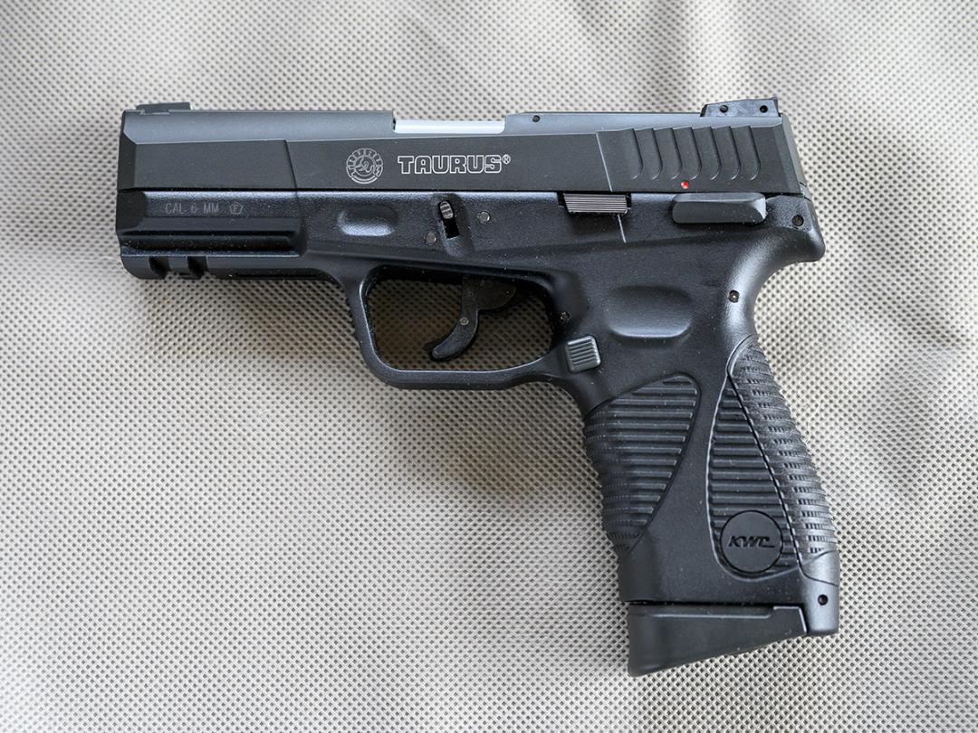 KWC TAURUS PT24/7 リアル刻印 CO2ガスガン