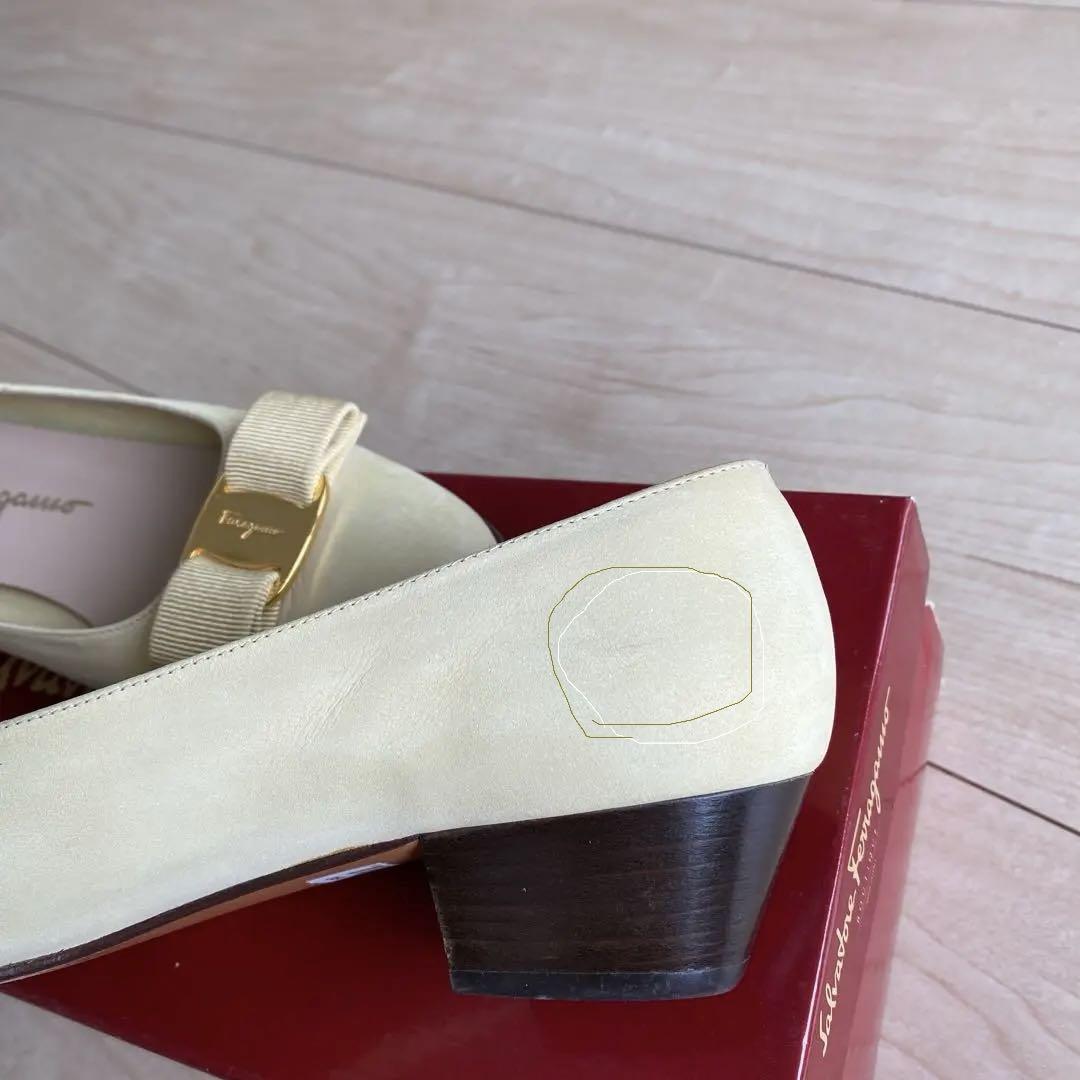 靴 Salvatore Ferragamo VARA 24.0