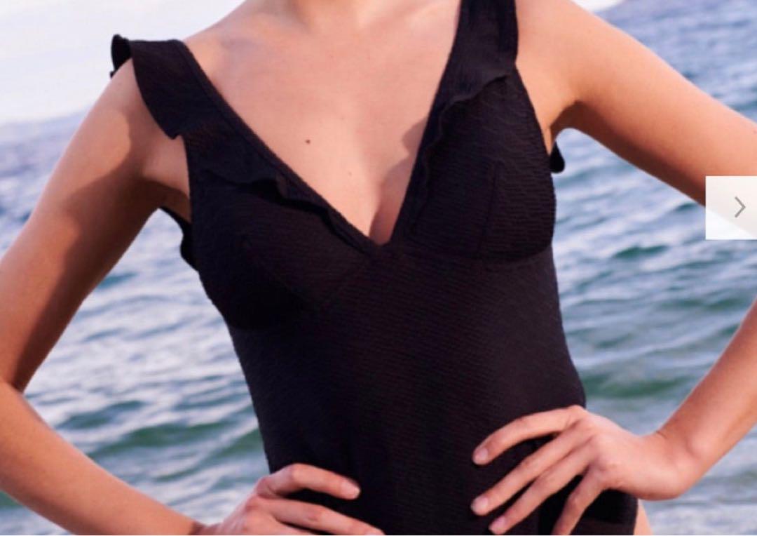 激安通販サイト 人気 UNIQLO 新品 水着 スイムフリルワンピースM プリンセスタムタム 水着・ラッシュガード