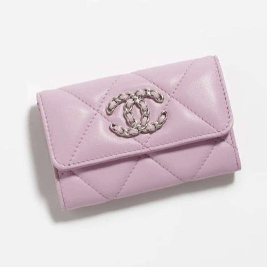 【新色！人気モチーフ♡】CHANEL19フラップカードケース