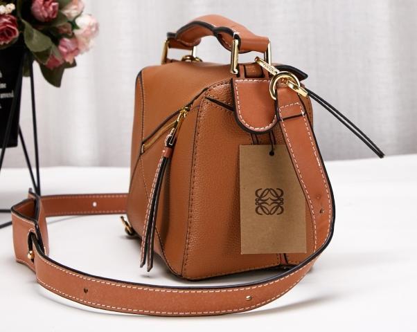 新-ロエベLoeweロエベの大人気モデルの Puzzle売れ筋 No.1 です