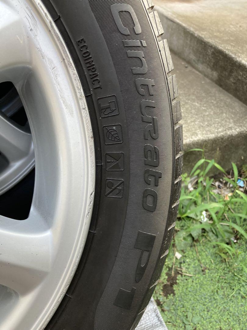 VOLVO V70純正15インチ 195/60R15 PIRELII P1バリ溝