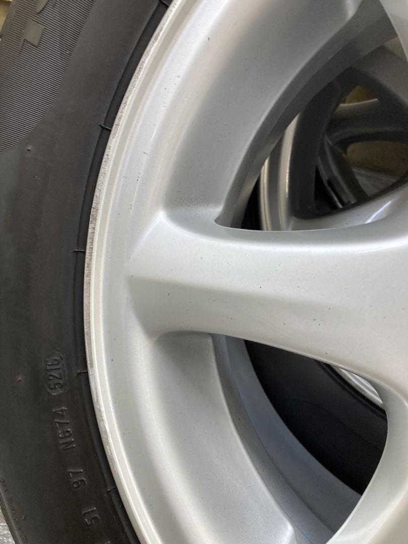 VOLVO V70純正15インチ 195/60R15 PIRELII P1バリ溝