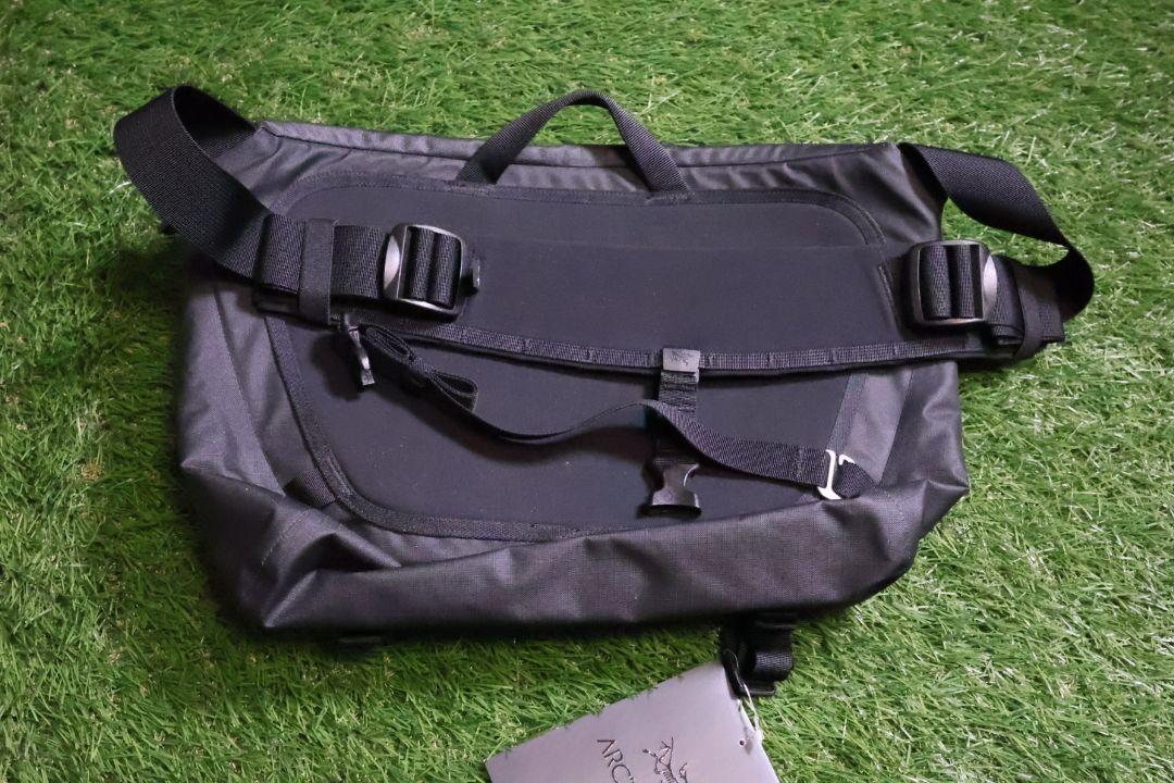 ARC'TERYX グランヴィル10クーリエバッグ