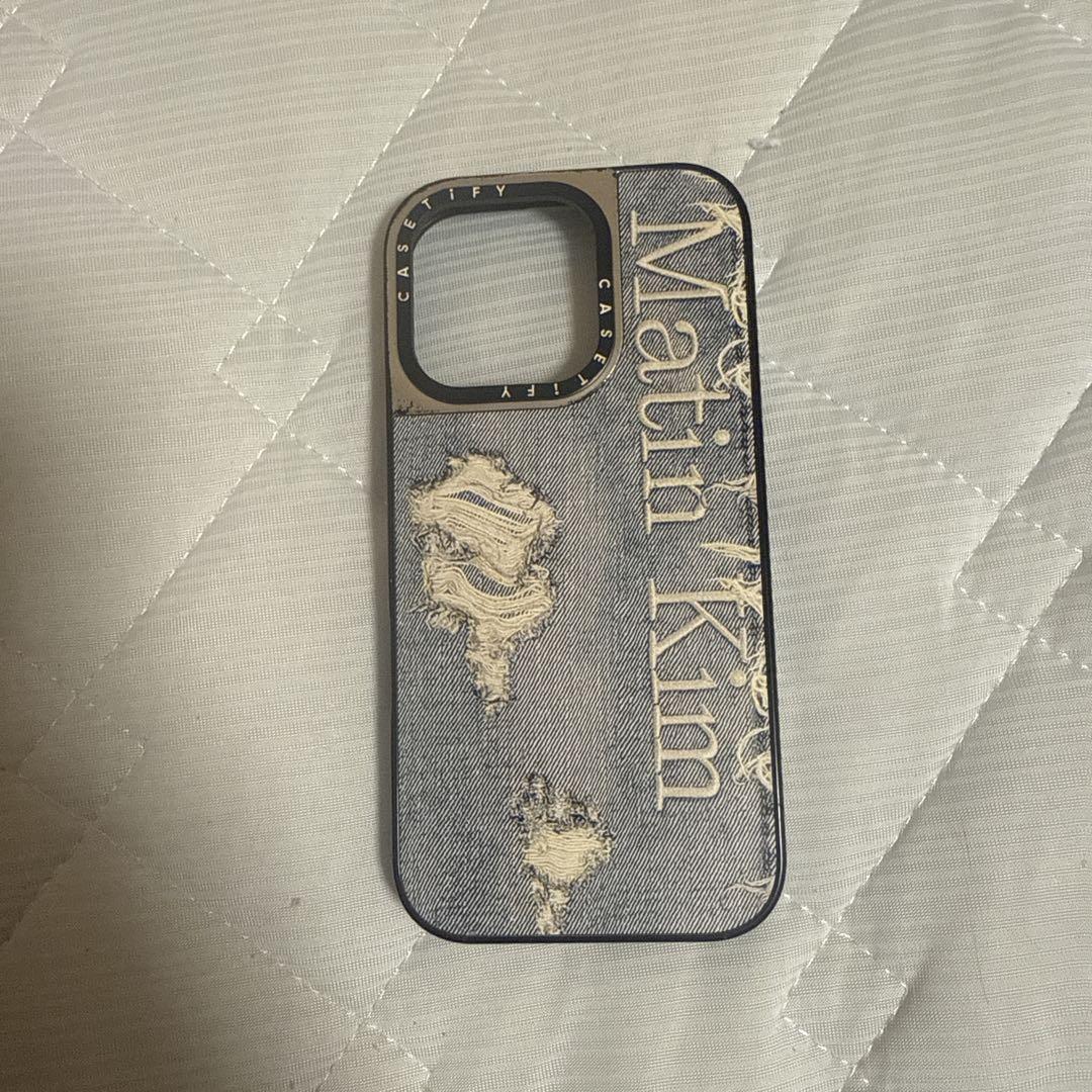 在庫処分セール テ Matin メルカリ - iPhoneケース16Pro用 デニム風 Kim iPhoneアクセサリー