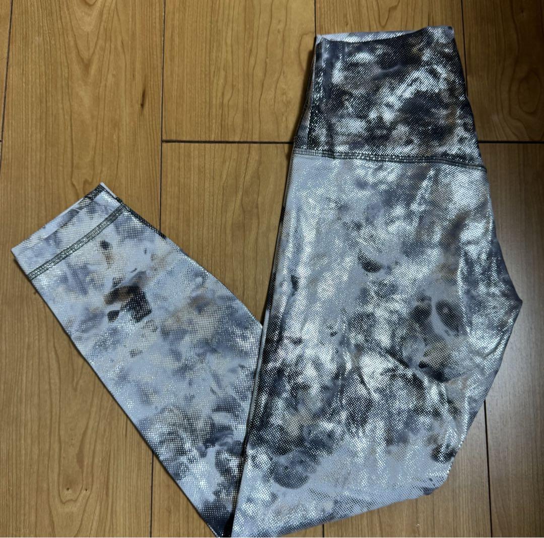 ルルレモン　lululemon レギンス　M シルバー　キラキラヨガ・ピラティス