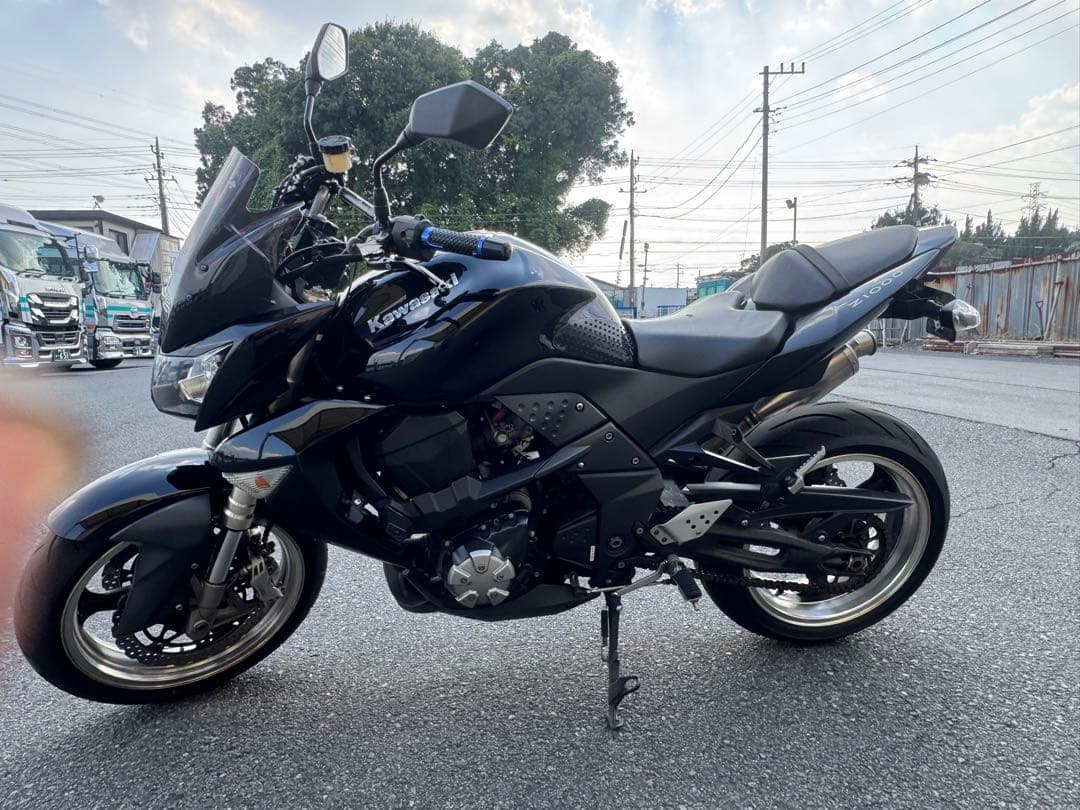 Kawasaki Z1000 スポーツバイク 黒