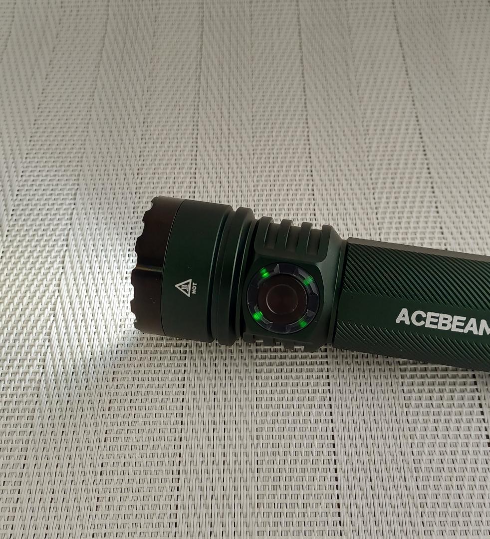 ライト・ランタン ACEBEAM E75 5000K CRI90 / OD Green