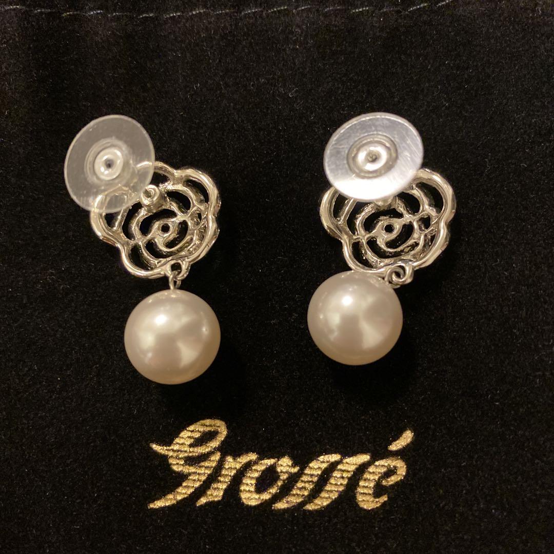grosse グロッセ　パルファンローズピアス