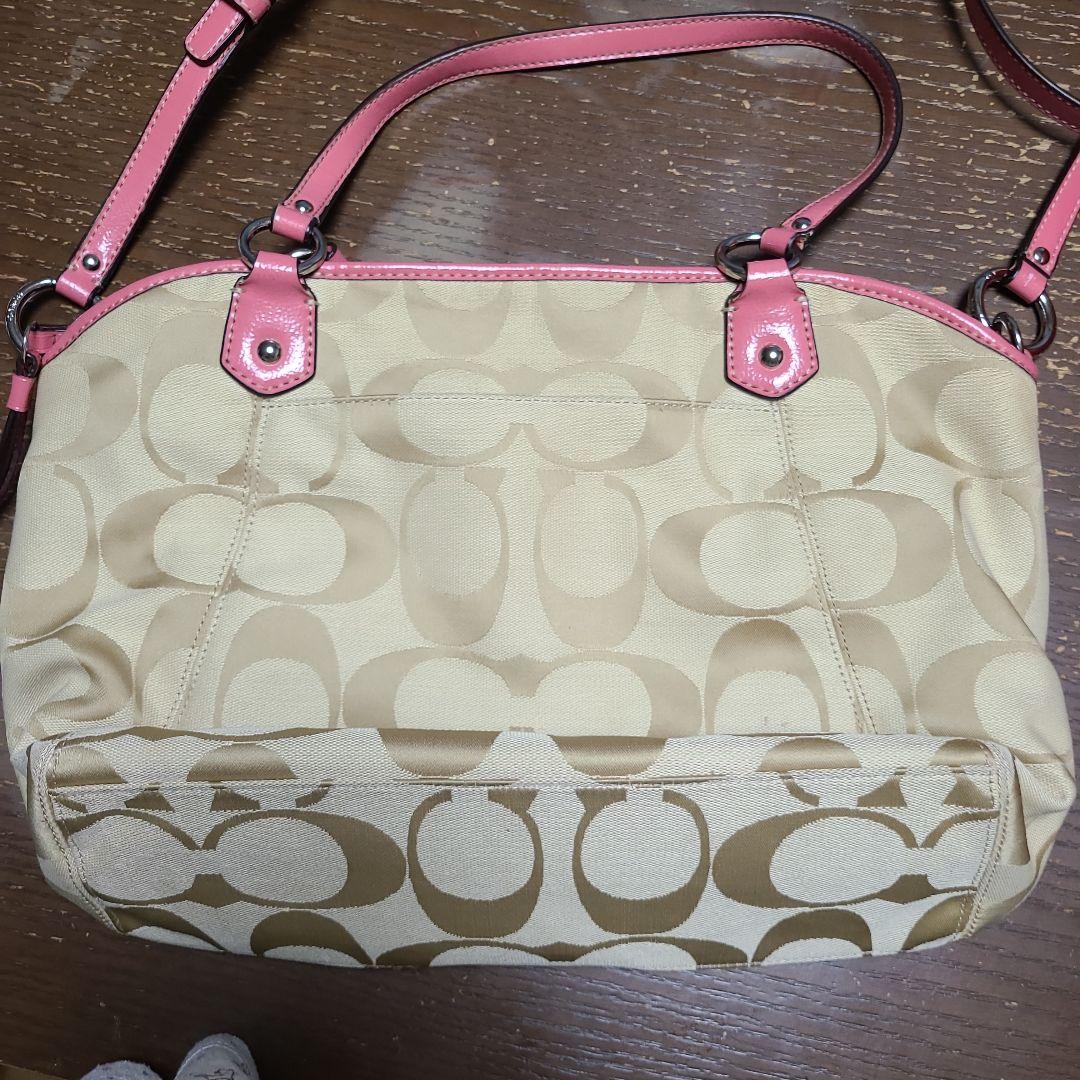 超特価セール開催！！ Coach ショルダーバッグ ベージュ/ピンク - メルカリ バッグ