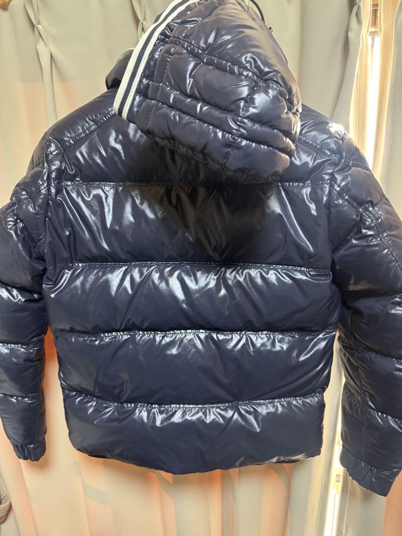MONCLER ネイビー ダウンジャケット フード付き MONCLER ネイビー ダウンジャケット フード付き