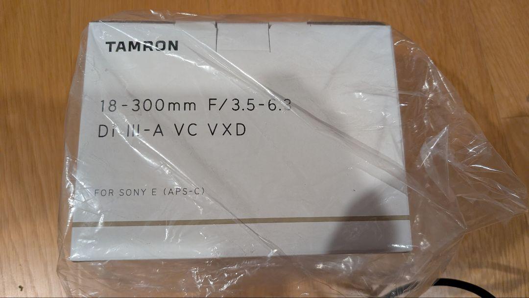 TAMRON 18-300mm F/3.5-6.3 Di III-A