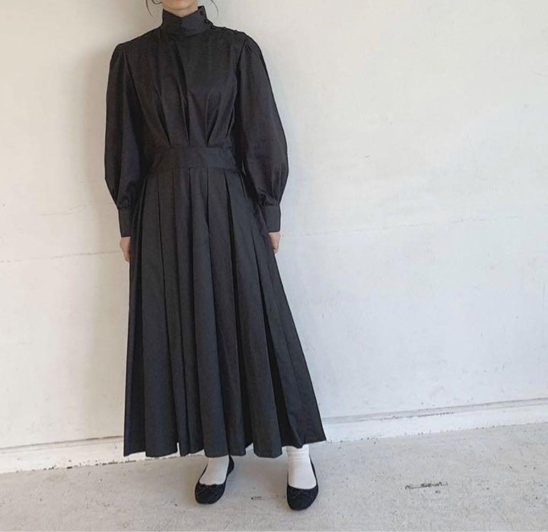 foufou THE DRESS #14 ハイネックタックワンピース ボスワンピ