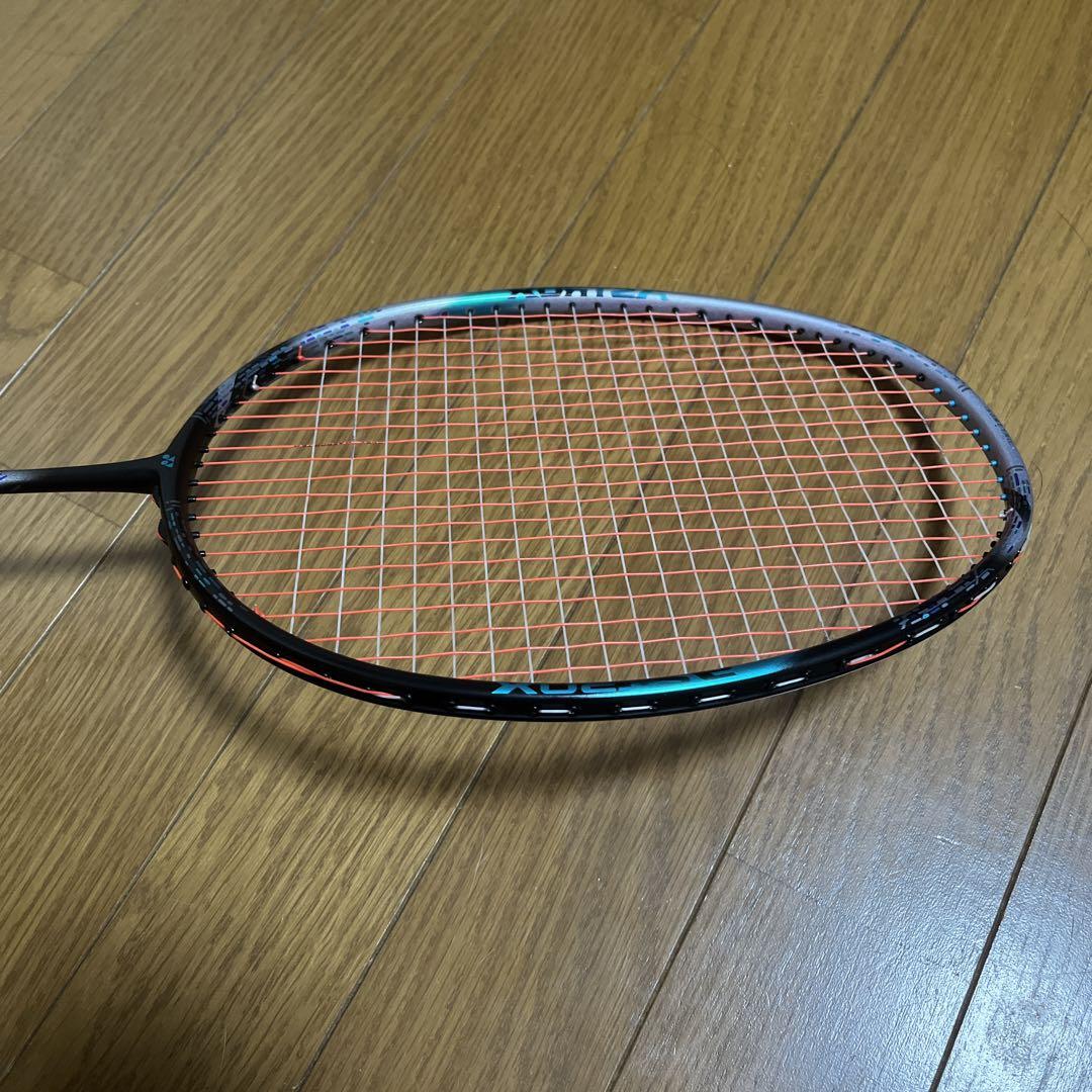YONEX アストロクス88d PRO 新型 4UG5 美品 YONEX アストロクス88d PRO 新型 4UG5 美品